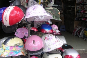 Mang họa với mũ dỏm