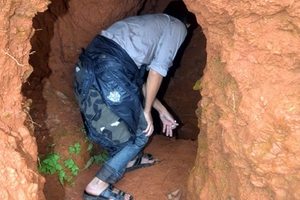 Lại đổ xô đi đào vàng ở núi Cấm