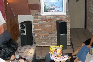 Kinh doanh ngành nhạy cảm: Bị phạt thì... đổi tên