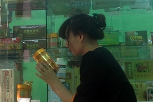 Siêu lợi nhuận từ hàng xách tay