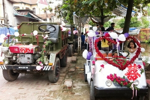 Rước dâu bằng công nông ở Hà Nội: Ý tưởng “độc” khiến cả làng “sốc”