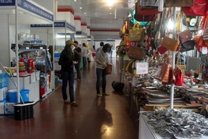 Mất tiền và thời gian tham gia hội chợ