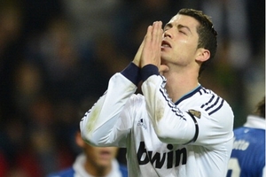 M.U tìm ra giải pháp mua CR7: 60 triệu bảng + Nani + De Gea