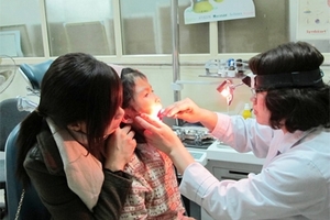 Nhiều người già, trẻ em nhập viện vì rét đậm