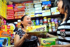 Bánh kẹo nội “chớp” cơ hội tết