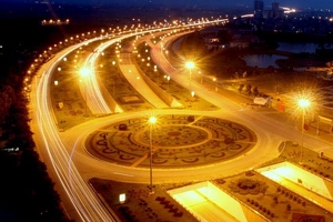 Sắp phải đóng phí đường Đại lộ Thăng Long