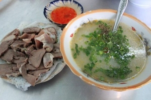 Về Pleiku ăn cháo lòng bánh hỏi