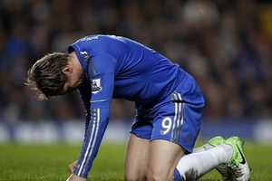 Benitez ra sức "che chắn" cho Torres