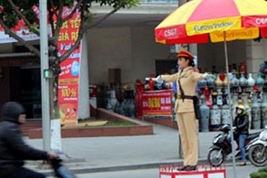 Thanh Hóa cũng đưa nữ CSGT xuống đường