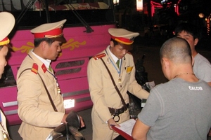 Vẫn nhức nhối nạn “xe dù bến cóc”