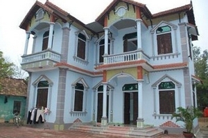 Người bới rác nhặt được 11 cây vàng