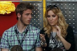 “Máy bay bà già” xúi bẩy De Gea về Barca