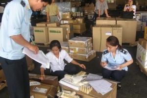 Nhập lậu ngà voi, sừng tê vẫn nóng ở cửa khẩu