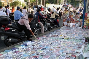 Loay hoay chống sách lậu