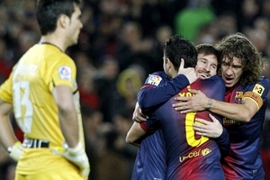 Barca có “bàn tay nhỏ”, Messi có kỷ lục