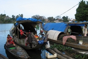 Không an cư, dân thành thủy tặc