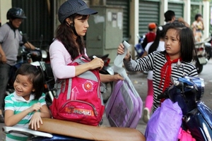 Hỗ trợ tiền cho gia đình sinh 2 con gái: Chỉ là giải pháp tình thế!