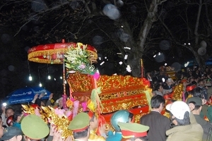 Lễ hội đền Trần phát 50.000 cánh ấn trong 3 ngày