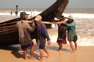 Hết chờ tiền ngoại viện, ngư dân Quảng Ngạn trở lại biển