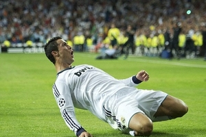 Sir Alex: “Ronaldo giỏi hơn Zidane và Figo”