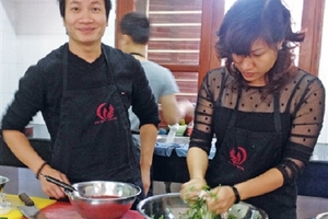 Cầu kỳ mọc vân ám ngũ sắc