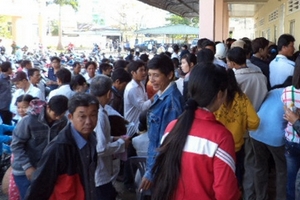 Đầu năm, chen nhau làm chứng minh nhân dân