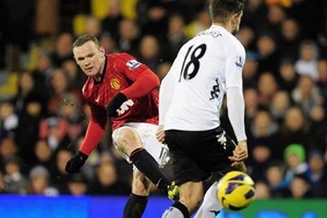 Sau Phil Jones đến lượt Rooney