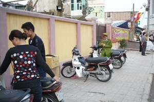 Thả sức chém khách gửi xe đi hội