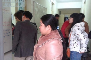 Sinh viên nộp phí muộn 1 ngày, cũng bị KTX thu thêm tiền