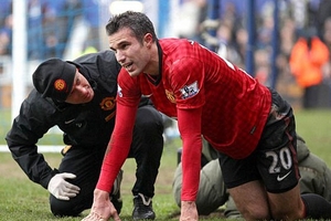 M.U đã hơn phần còn lại 15 điểm: Bỏ xa Man City, bỏ lại van Persie