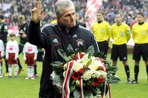 Bayern hủy diệt Bremen: Món quà cho Heynckes