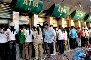 Thêm một bước hi vọng minh bạch phí ATM