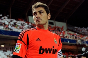 “Thánh" Iker bất ngờ tái xuất ở đại chiến Man Utd