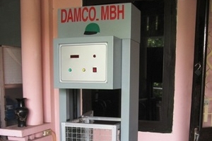 Thử nghiệm thành công máy kiểm định và hủy mũ bảo hiểm rởm