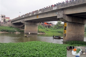 Nữ 9X nhảy cầu tự tử