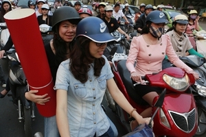 Vì sao sau 5 năm mới quyết liệt truy quét mũ bảo hiểm rởm?