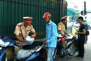 Quyết phạt 'xe không chính chủ' có lợi cho dân?