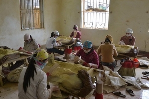 Nguy hiểm hương ngâm hóa chất  và “đắp” mùn cưa