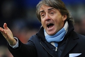 HLV Mancini bỏ họp báo sau trận thua Everton