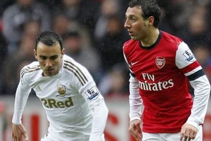 Chấm điểm Swansea 0-2 Arsenal: Cazorla thắp lên hy vọng tốp 4 cho Arsenal