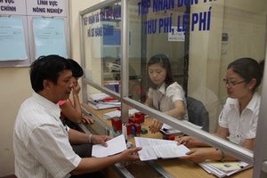 Người dân cần đặt tiền khi đi kiện