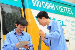 Bưu chính Viettel An Giang chuyển phát các thủ tục hành chính tới địa chỉ khách hàng