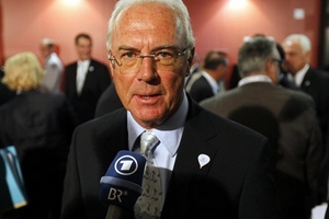 Beckenbauer: “Bayern của Pep không thể đá như Barca”