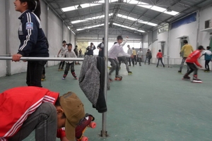 Nát làng vì sân... patin!