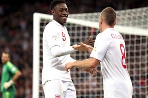 03h00 ngày 23/03, San Marino - Anh: Dạo chơi ở Seravalle