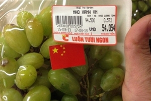 Big C phản hồi việc dán cờ Trung Quốc lên nho Việt