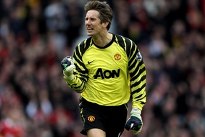 Stam và Van der Sar trở lại giúp M.U “báo thù" Real