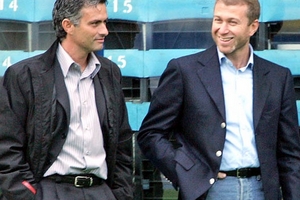 Chiếc ghế HLV ở Chelsea: Vì Abramovich cần Mourinho