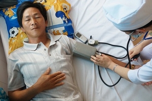 "Người uy tín nhất" bị còng tay vì... trả lại của rơi