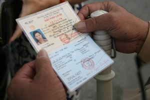 Sang tên đổi chủ xe: Bộ Công an vừa gỡ… đã vướng